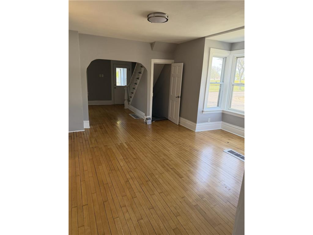 879 Conway Street Saint Paul MN 55106 7067841 image6