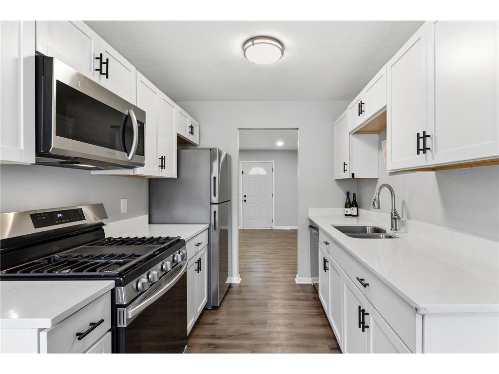 879 Iowa Avenue W Saint Paul MN 55117 7079117 image13