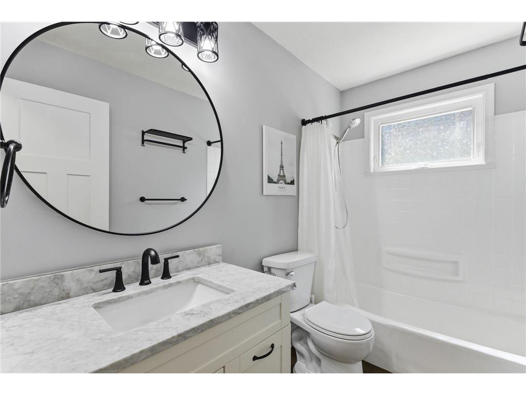 879 Iowa Avenue W Saint Paul MN 55117 7079117 image16