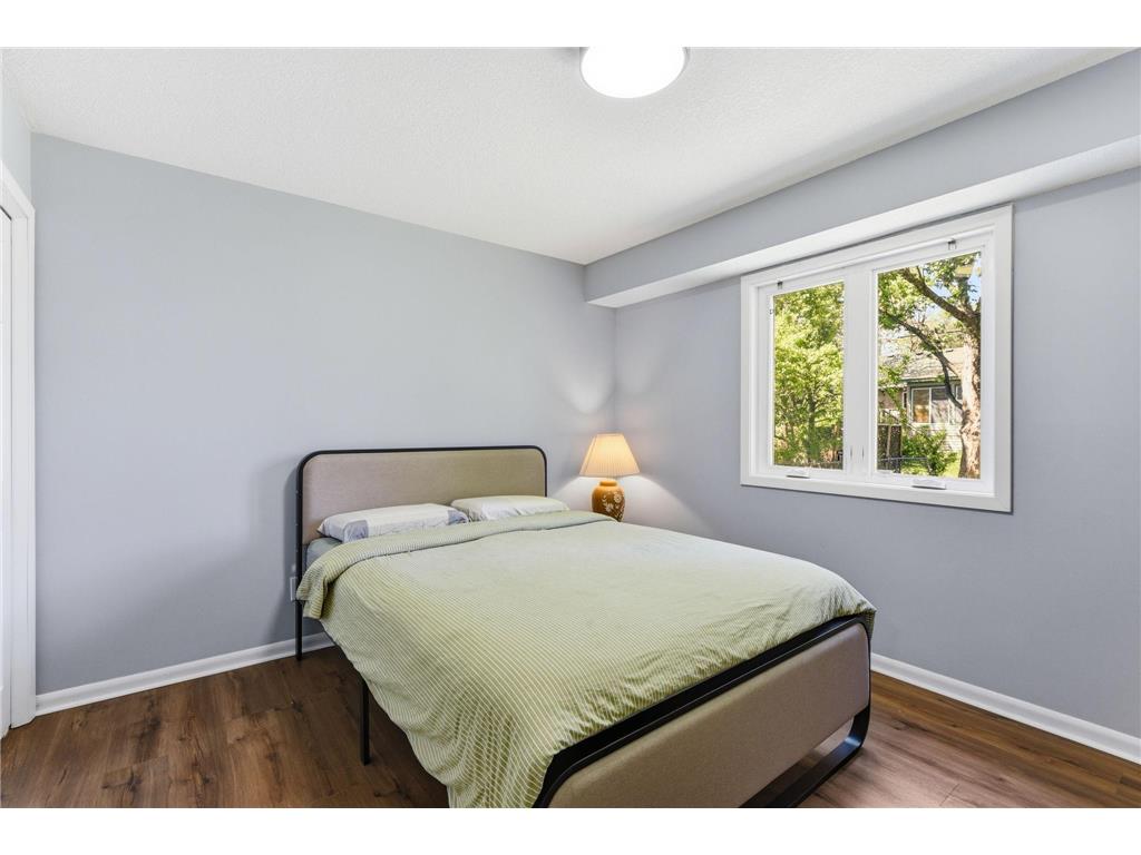 879 Iowa Avenue W Saint Paul MN 55117 7079117 image17