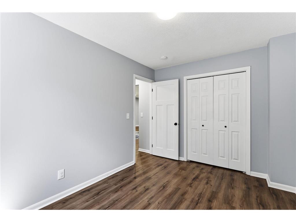 879 Iowa Avenue W Saint Paul MN 55117 7079117 image20