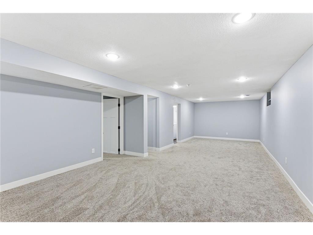 879 Iowa Avenue W Saint Paul MN 55117 7079117 image23