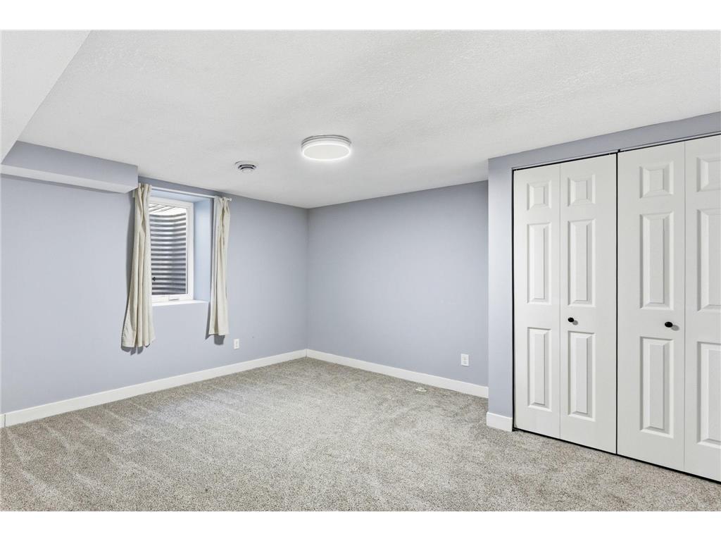 879 Iowa Avenue W Saint Paul MN 55117 7079117 image25