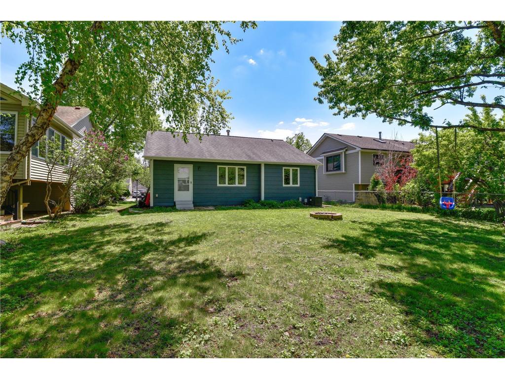 879 Iowa Avenue W Saint Paul MN 55117 7079117 image33