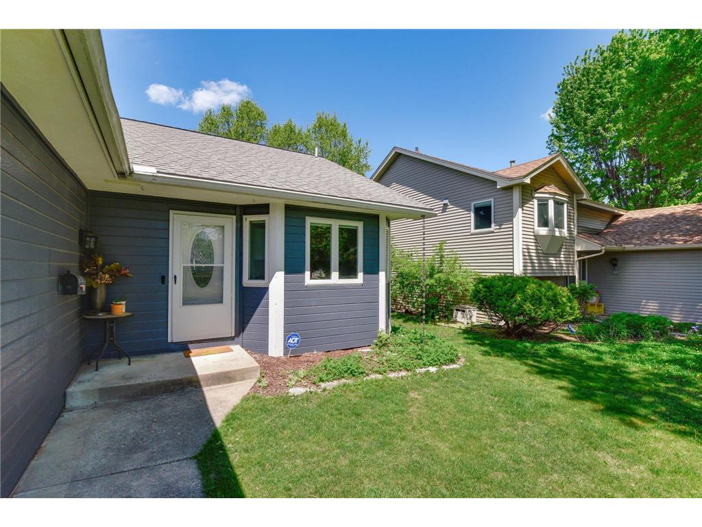 879 Iowa Avenue W Saint Paul MN 55117 7079117 image4