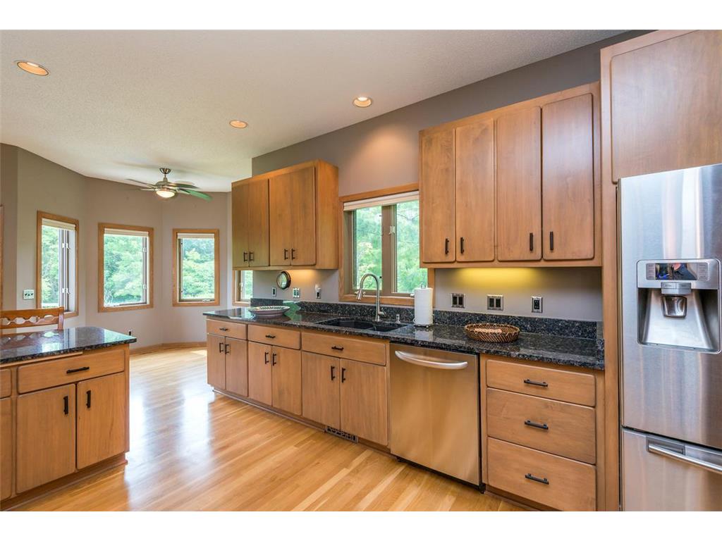 880 Vineland Court Chanhassen MN 55317 7024093 image2