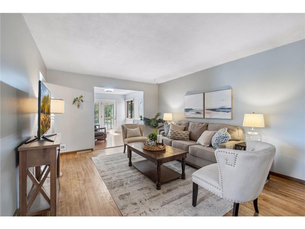 880 Whitney Drive Apple Valley MN 55124 7058598 image2