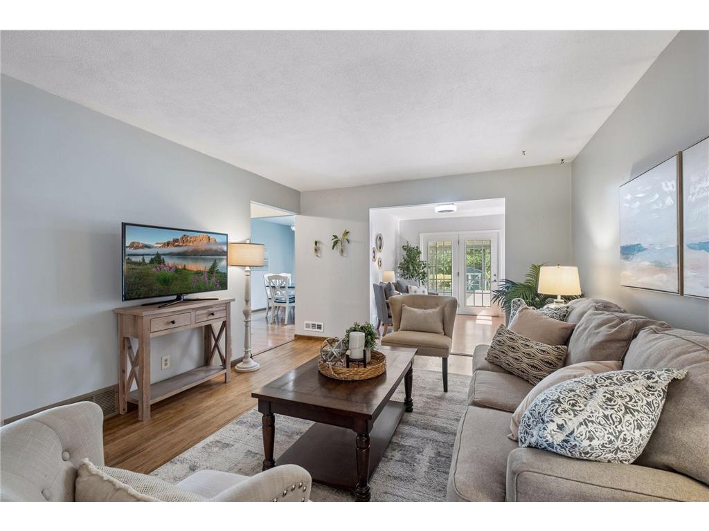 880 Whitney Drive Apple Valley MN 55124 7058598 image3