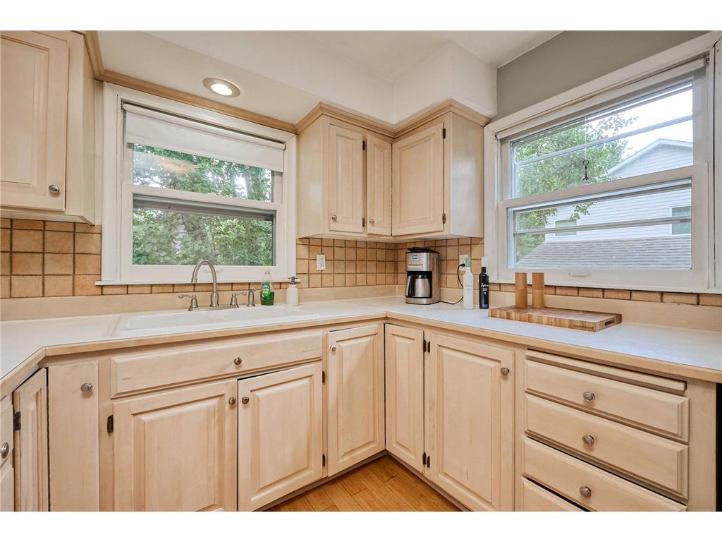 8801 Lakeview Road Bloomington MN 55438 7060849 image13