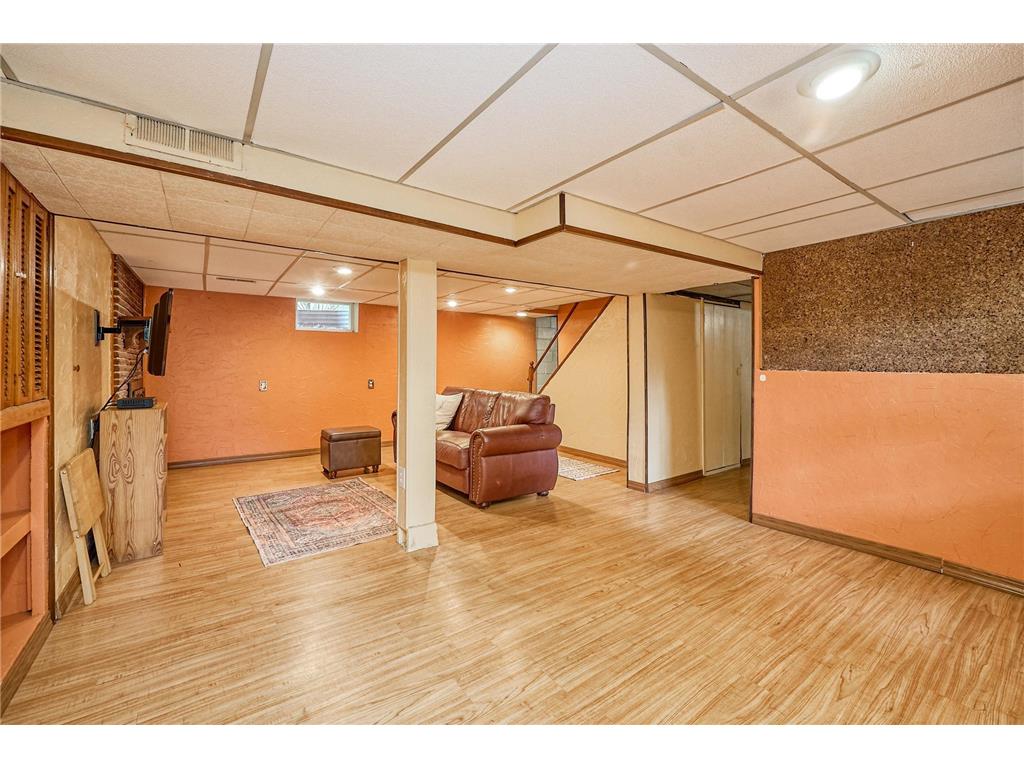 8801 Lakeview Road Bloomington MN 55438 7060849 image23