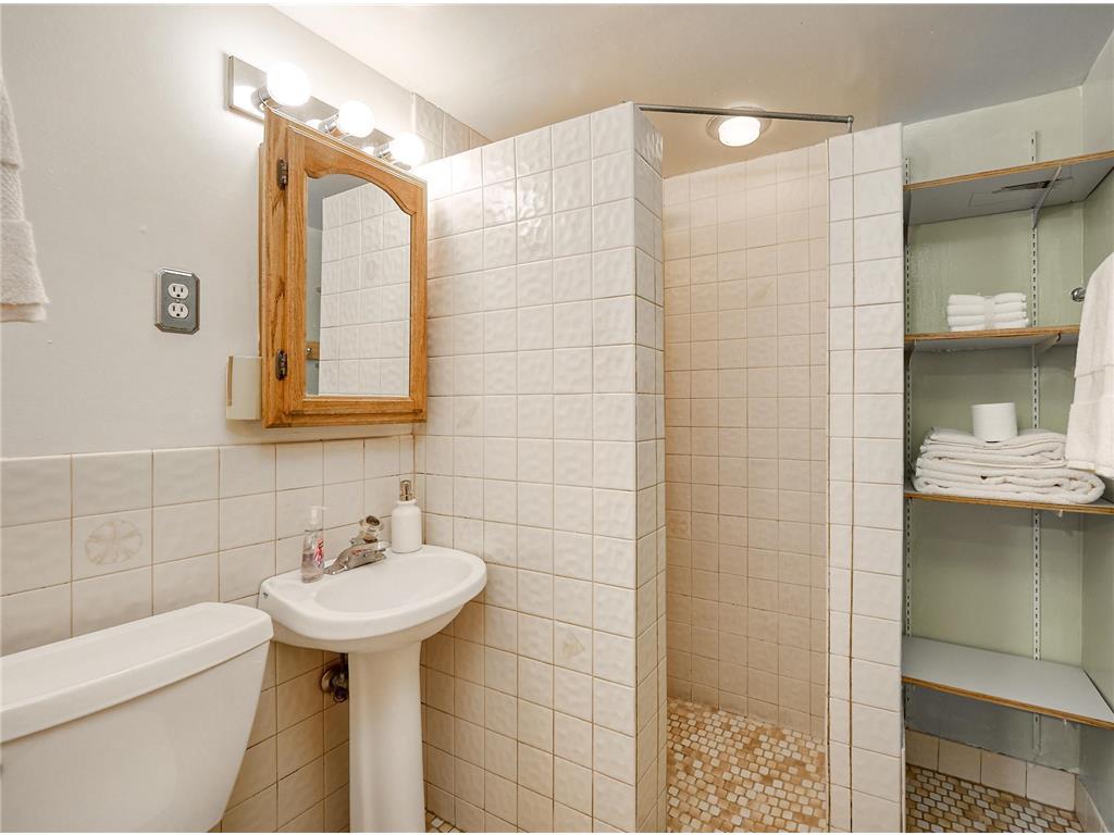 8801 Lakeview Road Bloomington MN 55438 7060849 image28