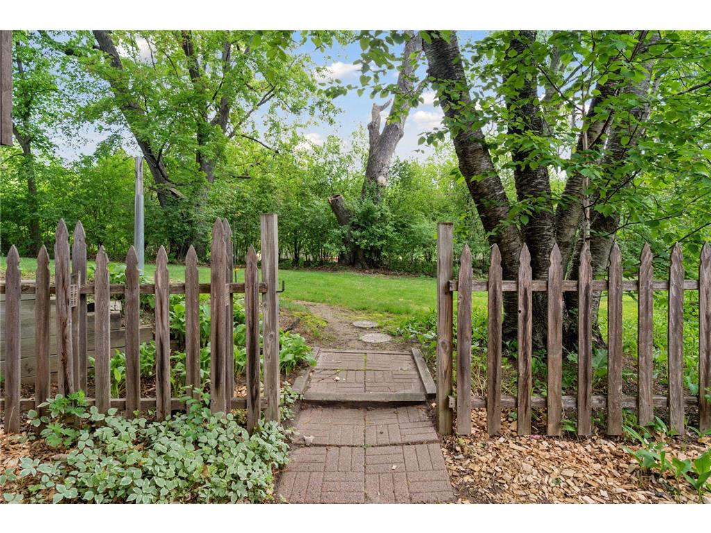 8801 Lakeview Road Bloomington MN 55438 7060849 image31