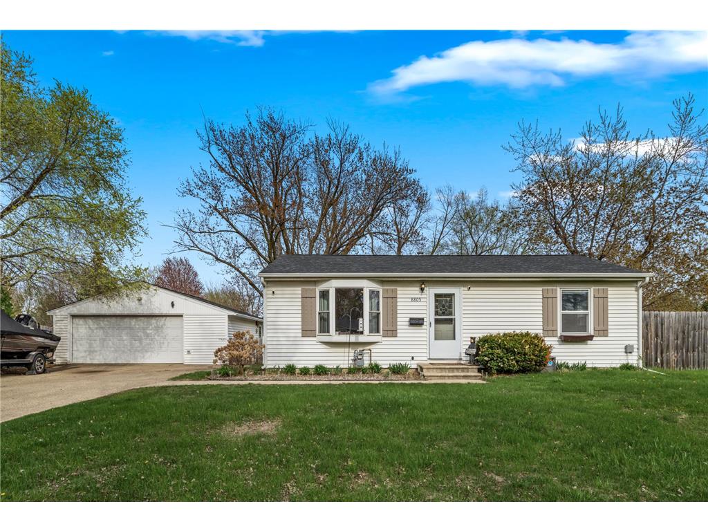 8805 Emerson Avenue S Bloomington MN 55420 6713828 image1