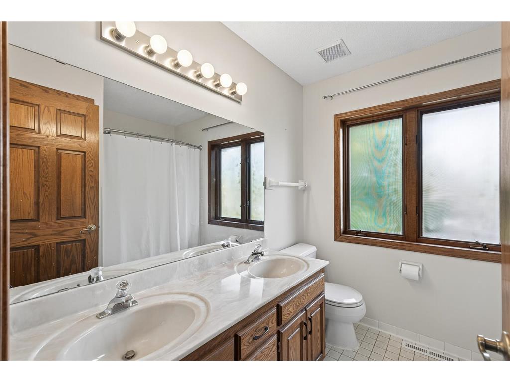 8805 Inverness Terrace Brooklyn Park MN 55443 7002777 image49