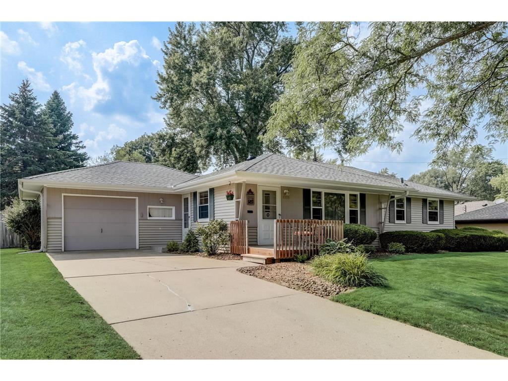 8806 Chowen Avenue S Bloomington MN 55431 6416084 image1