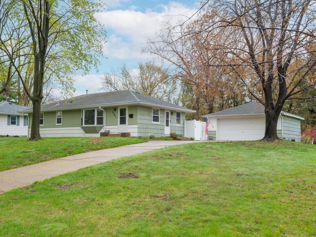 8807 Beard Avenue S Bloomington MN 55431 6491167 image1