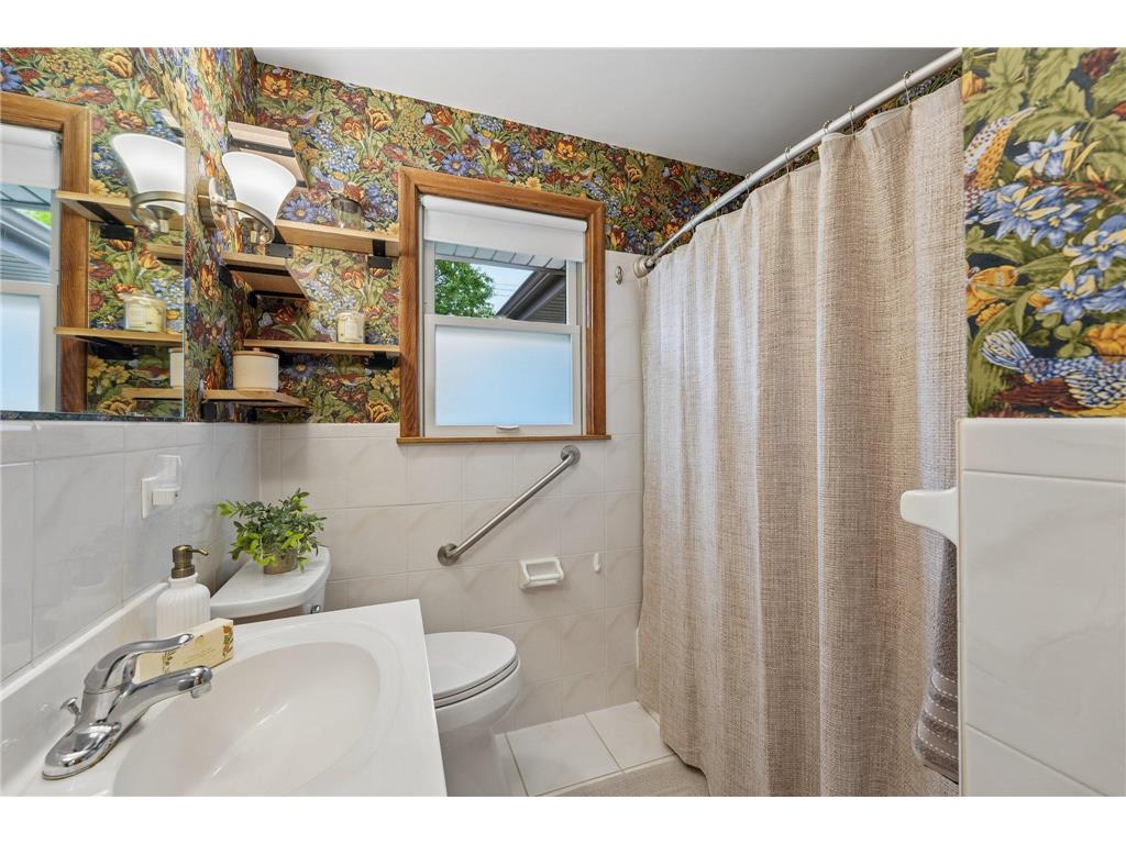 881 Pandora Drive NE Fridley MN 55432 7076200 image19