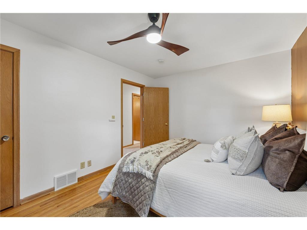 881 Pandora Drive NE Fridley MN 55432 7076200 image22