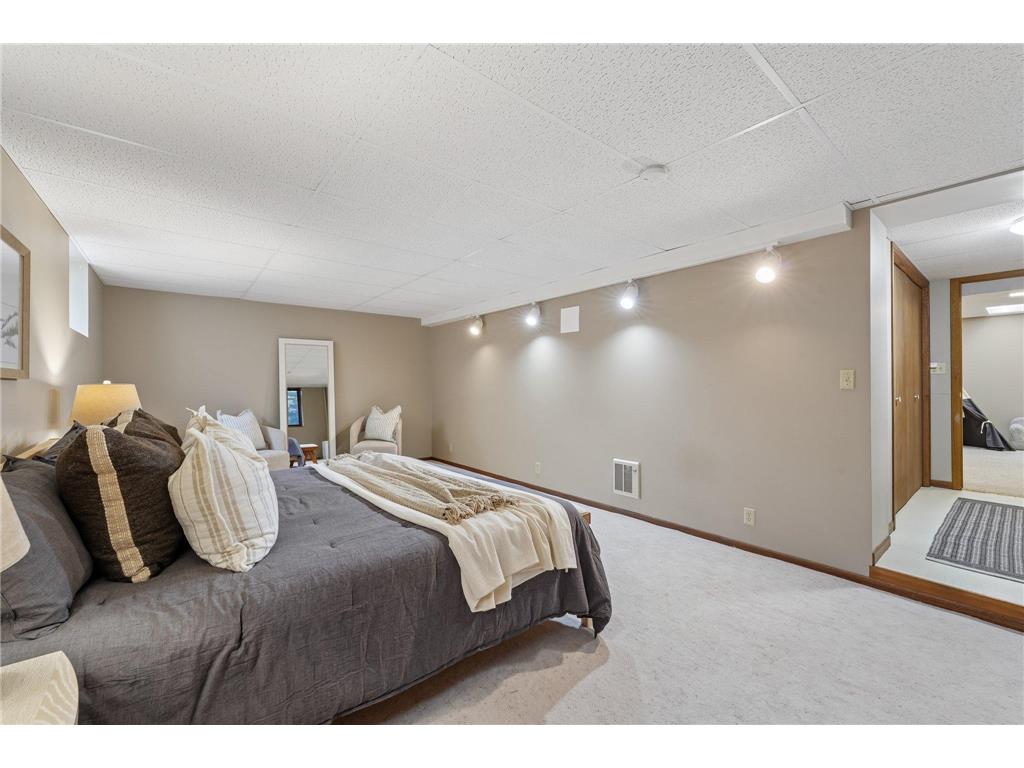 881 Pandora Drive NE Fridley MN 55432 7076200 image26