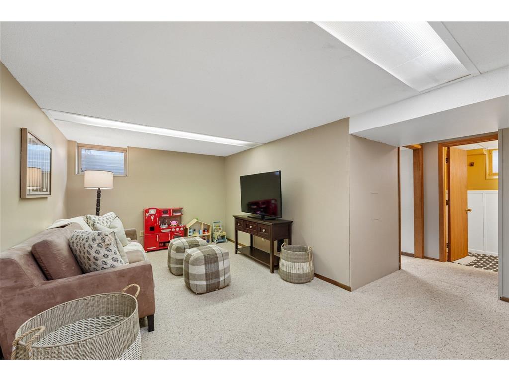 881 Pandora Drive NE Fridley MN 55432 7076200 image29