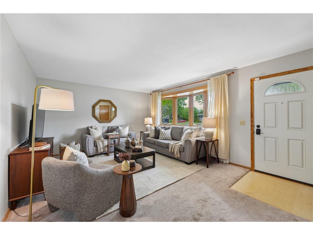 881 Pandora Drive NE Fridley MN 55432 7076200 image3