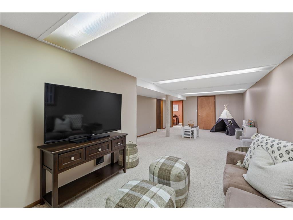 881 Pandora Drive NE Fridley MN 55432 7076200 image30