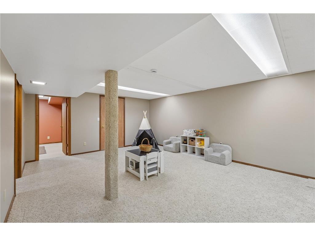 881 Pandora Drive NE Fridley MN 55432 7076200 image31