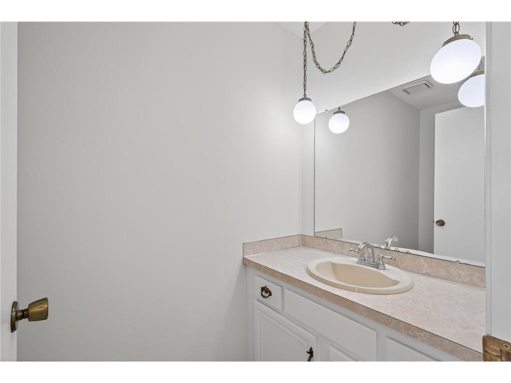 8811 42nd Avenue N New Hope MN 55427 7011362 image11