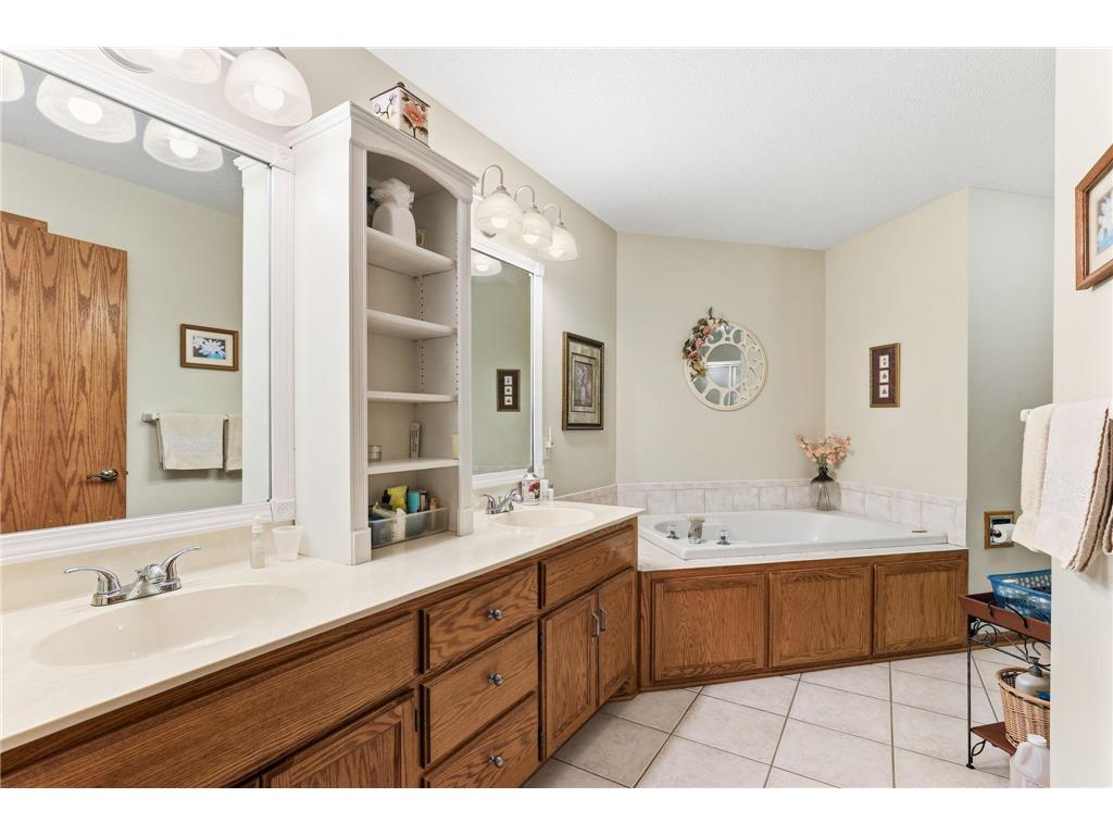8813 Stonebrooke Court Woodbury MN 55125 6823086 image22