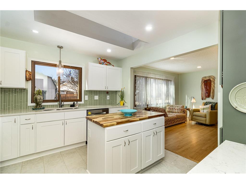 8817 Xerxes Circle S Bloomington MN 55431 6688158 image1