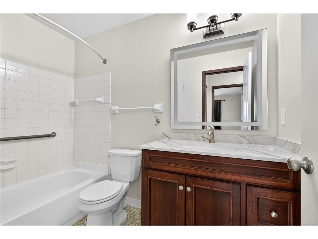 8818 Aldrich Avenue S Bloomington MN 55420 7047600 image20