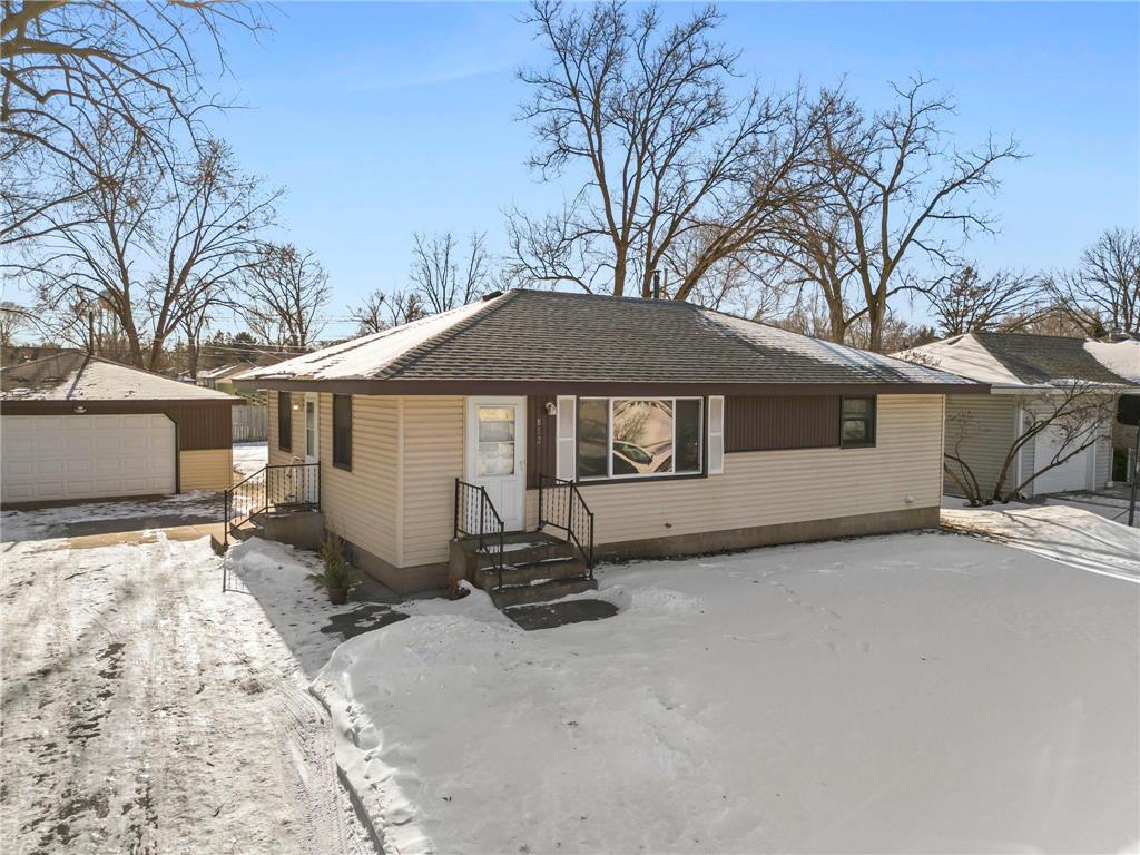 882 Lund Avenue NE Spring Lake Park MN 55432 7002980 image1
