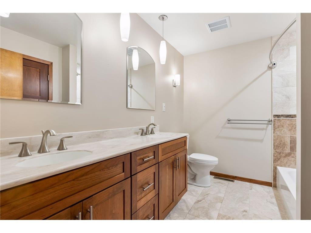 882 Willow Ridge 1 Hudson WI 54016 6755976 image35
