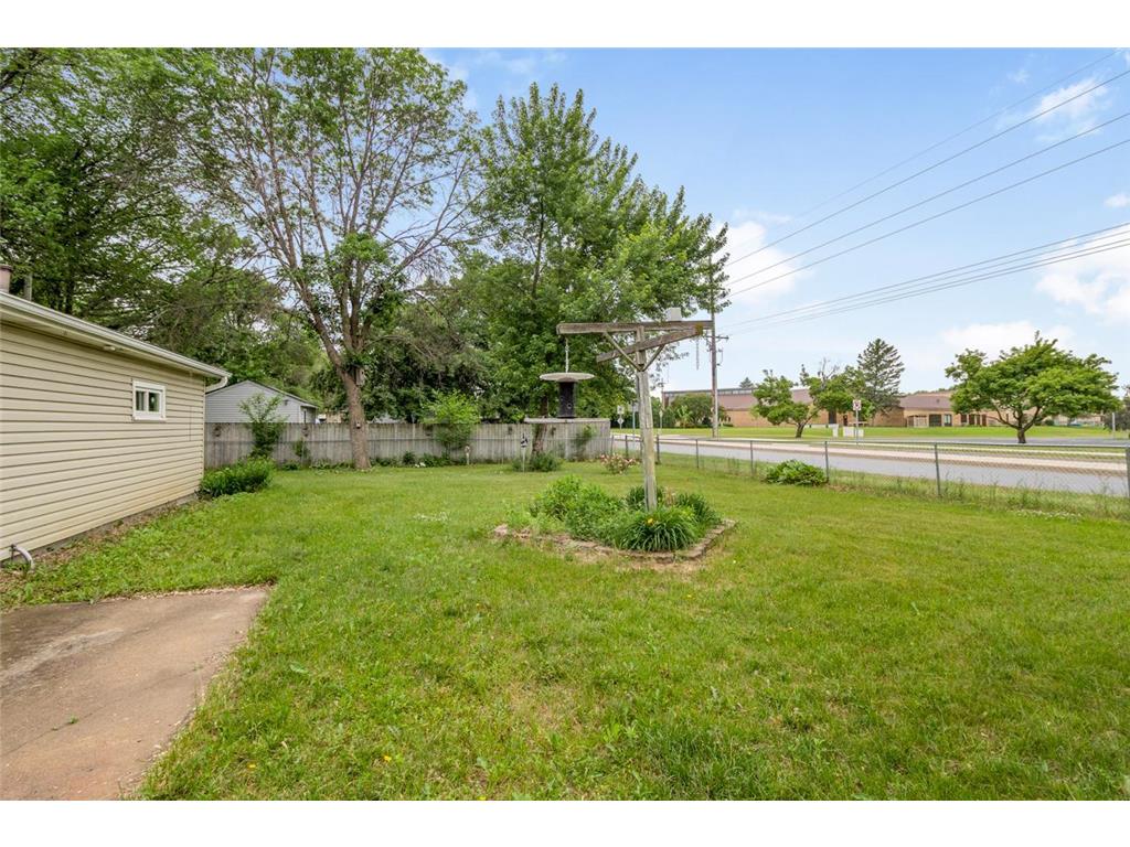 8820 Monroe Street NE Blaine MN 55434 7092001 image26