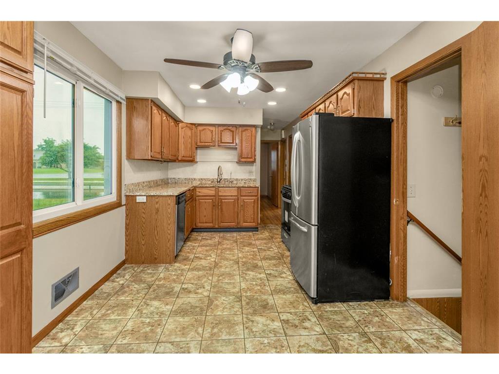 8820 Monroe Street NE Blaine MN 55434 7092001 image9