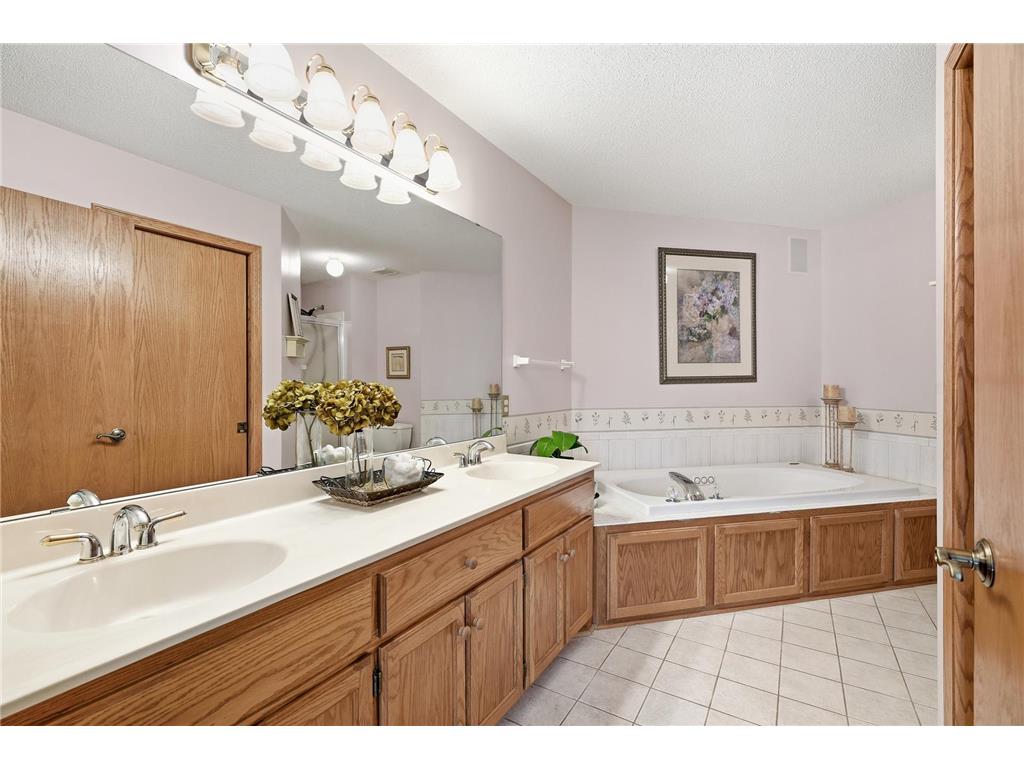 8821 Stonebrooke Court Woodbury MN 55125 7069769 image38
