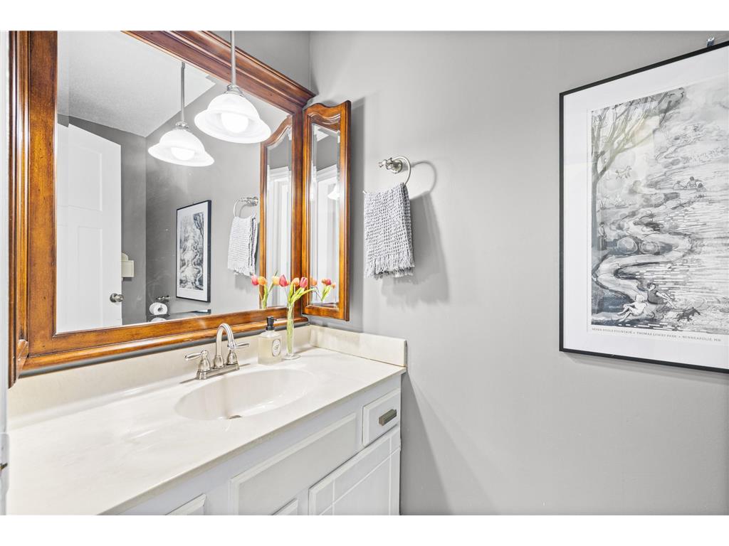 8823 42nd Avenue N New Hope MN 55427 7071928 image10