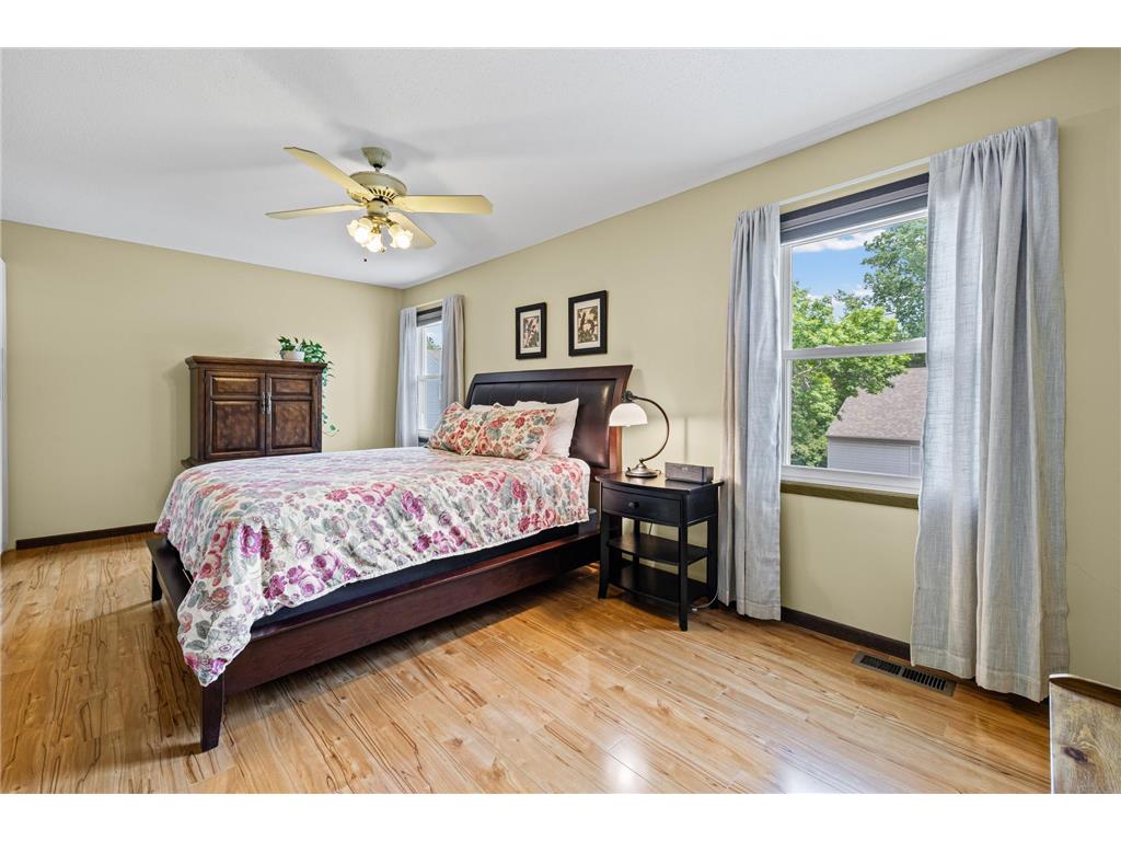 8823 42nd Avenue N New Hope MN 55427 7071928 image11