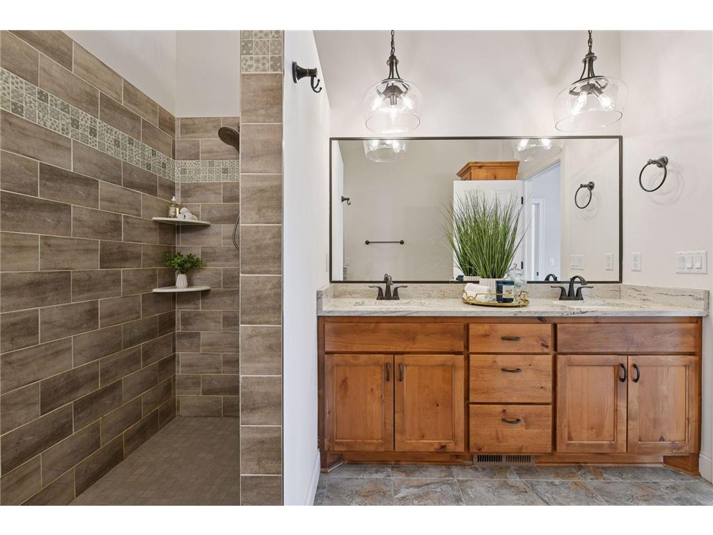 8823 Fraizer Street NE Blaine MN 55014 7015703 image26