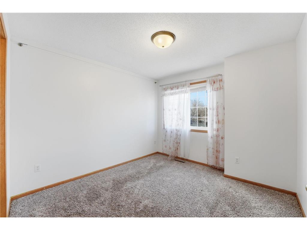 8824 Oregon Avenue N Brooklyn Park MN 55445 7002705 image31