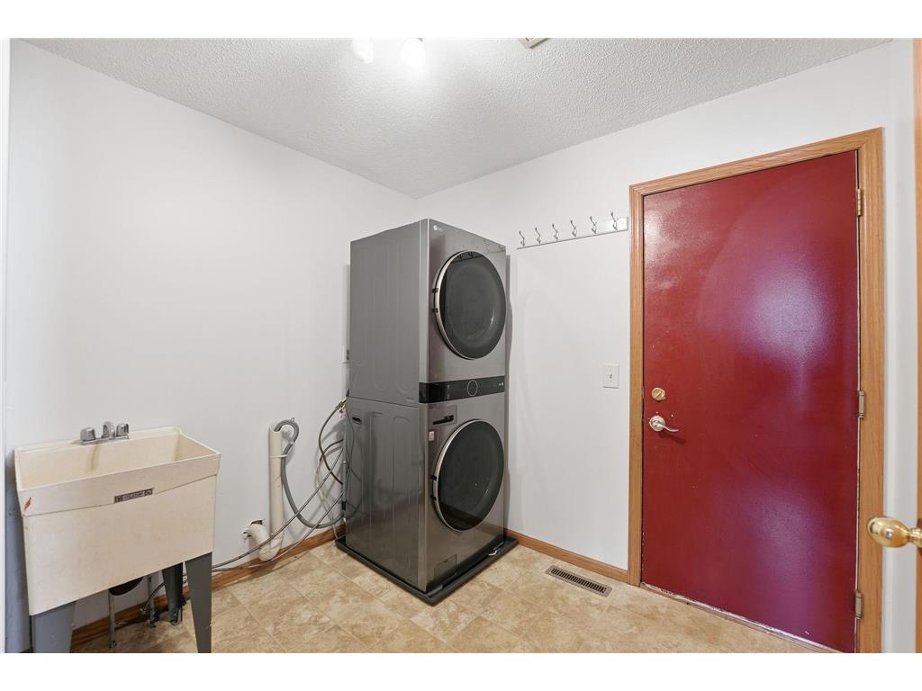 8824 Oregon Avenue N Brooklyn Park MN 55445 7065206 image20