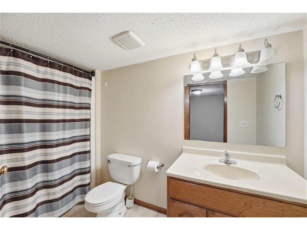 8824 Oregon Avenue N Brooklyn Park MN 55445 7065206 image28