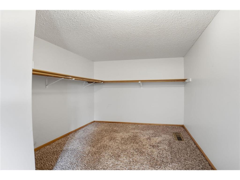 8824 Oregon Avenue N Brooklyn Park MN 55445 7065206 image31