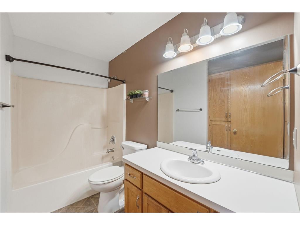 8824 Oregon Avenue N Brooklyn Park MN 55445 7065206 image32
