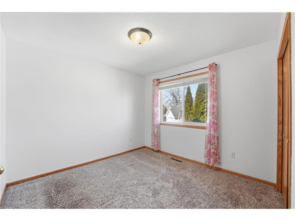 8824 Oregon Avenue N Brooklyn Park MN 55445 7065206 image34