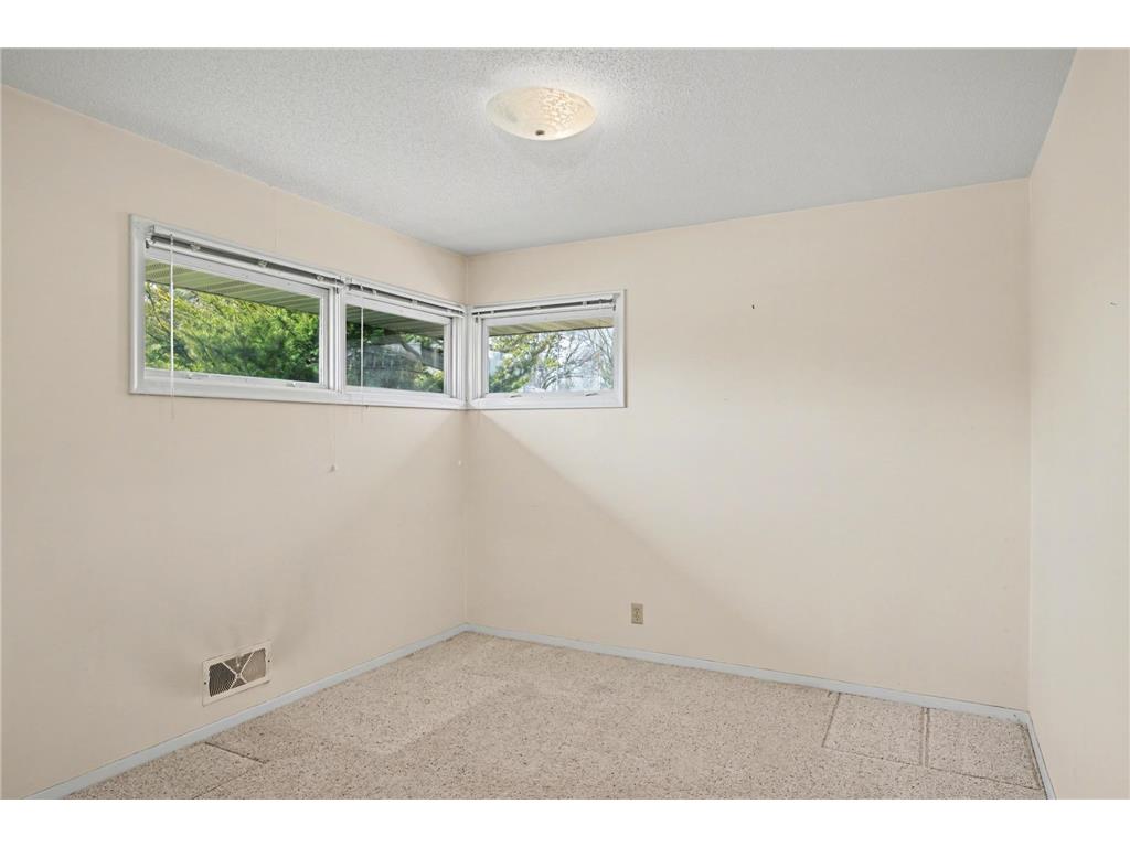 8837 Abbott Avenue S Bloomington MN 55431 7059899 image20