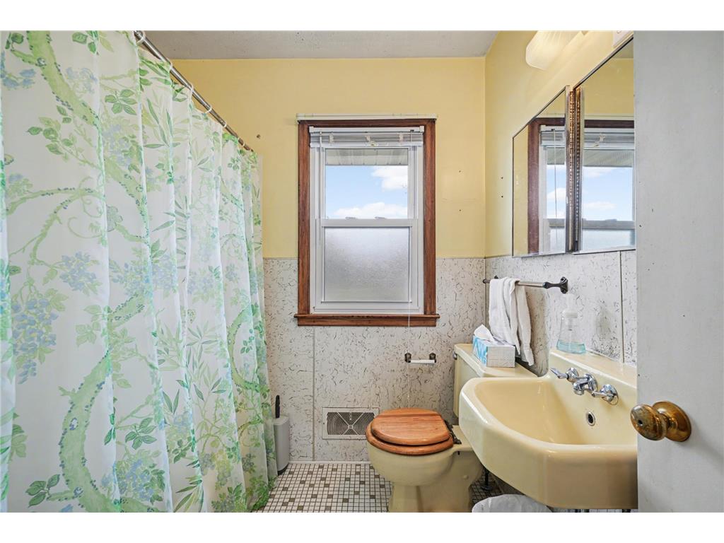 8837 Abbott Avenue S Bloomington MN 55431 7059899 image21