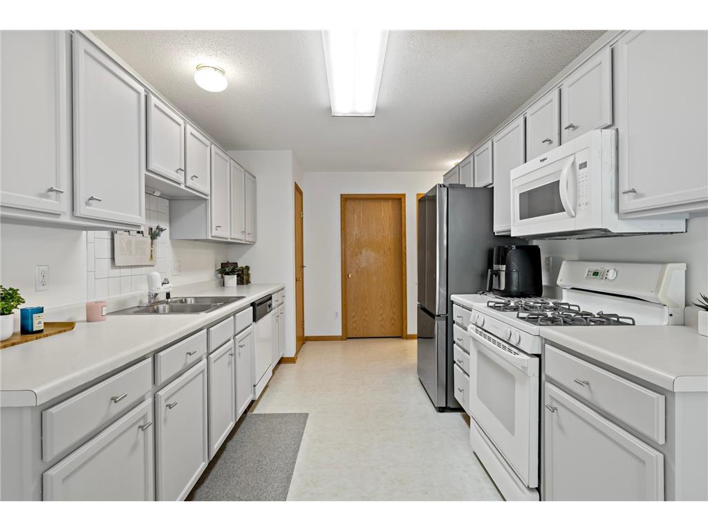 8839 Hastings Circle NE Blaine MN 55449 7041065 image11