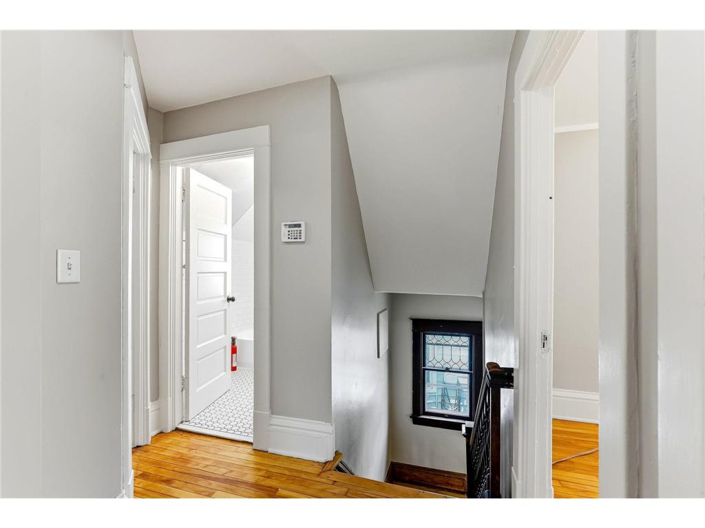 884 Iglehart Avenue Saint Paul MN 55104 7106359 image23