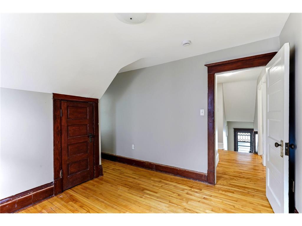 884 Iglehart Avenue Saint Paul MN 55104 7106359 image33